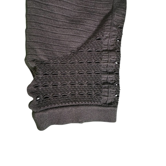 Gymshark Leggings XS Black Seamless Cropped Laser Cut High Waist Workout Pants - Picture 3 of 9